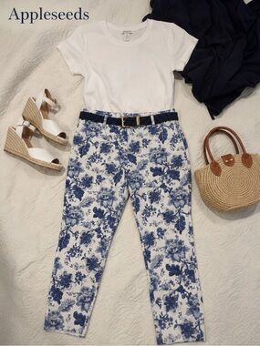 Appleseeds Blue & White Floral Cropped Pants Sz. 16